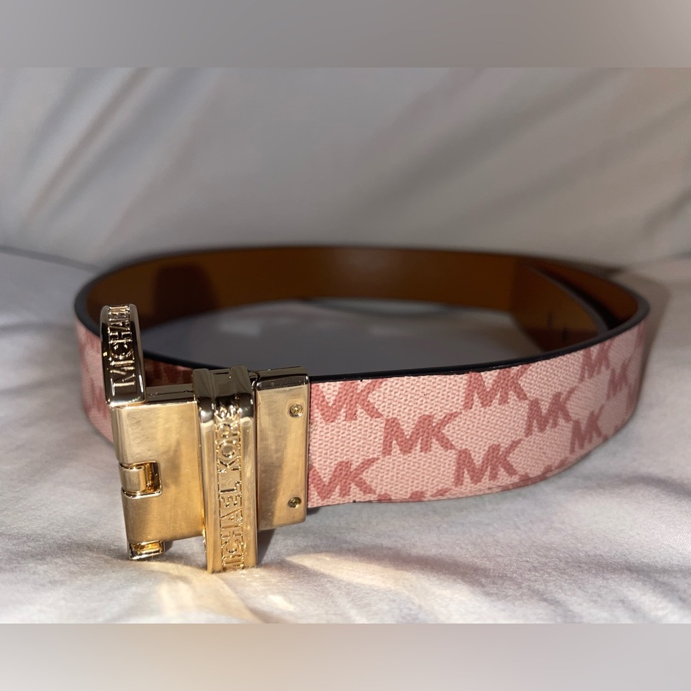 Michael Kors Women’s Reversible Leather Belt
